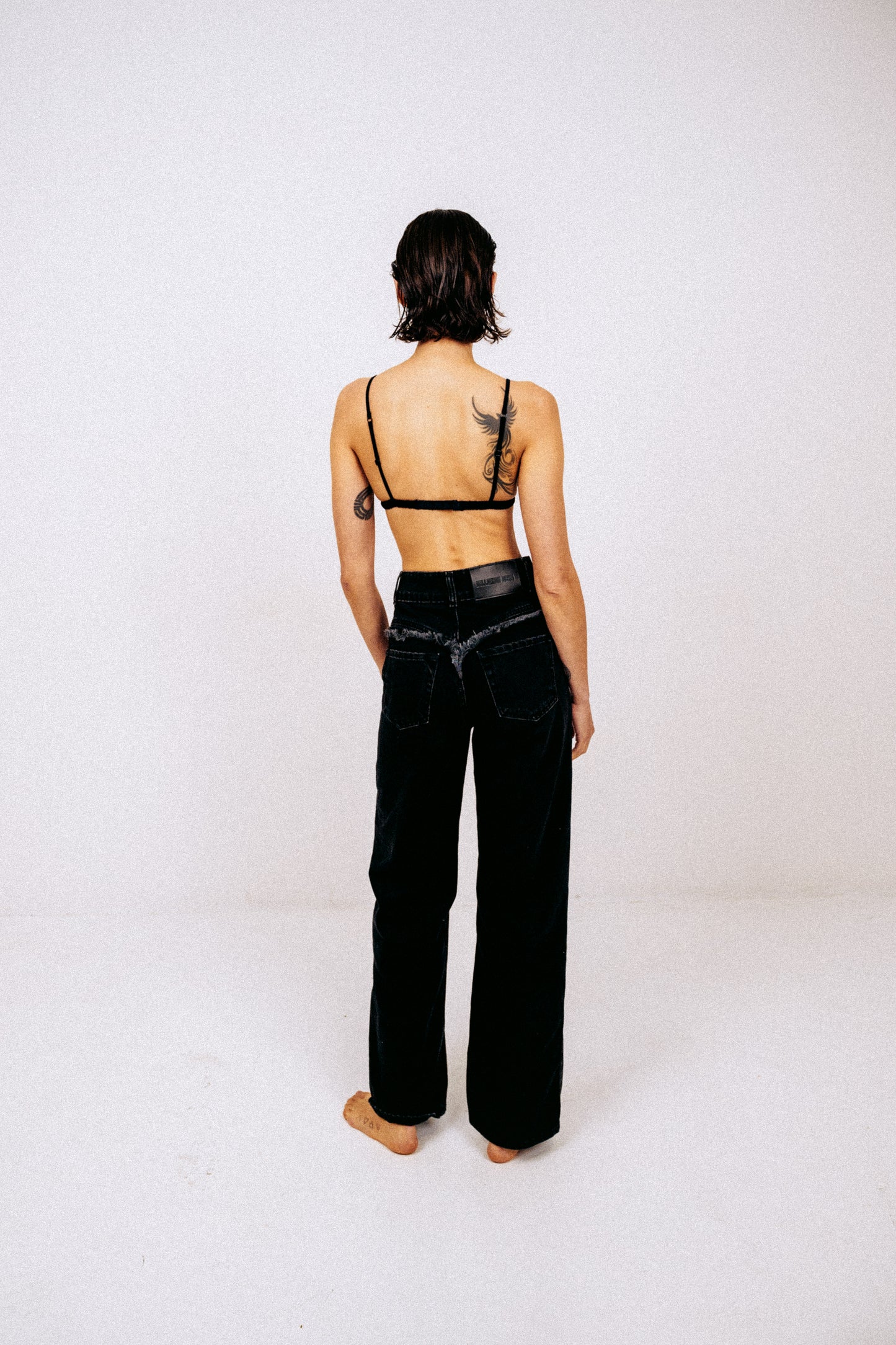 THE BLACK JEANS