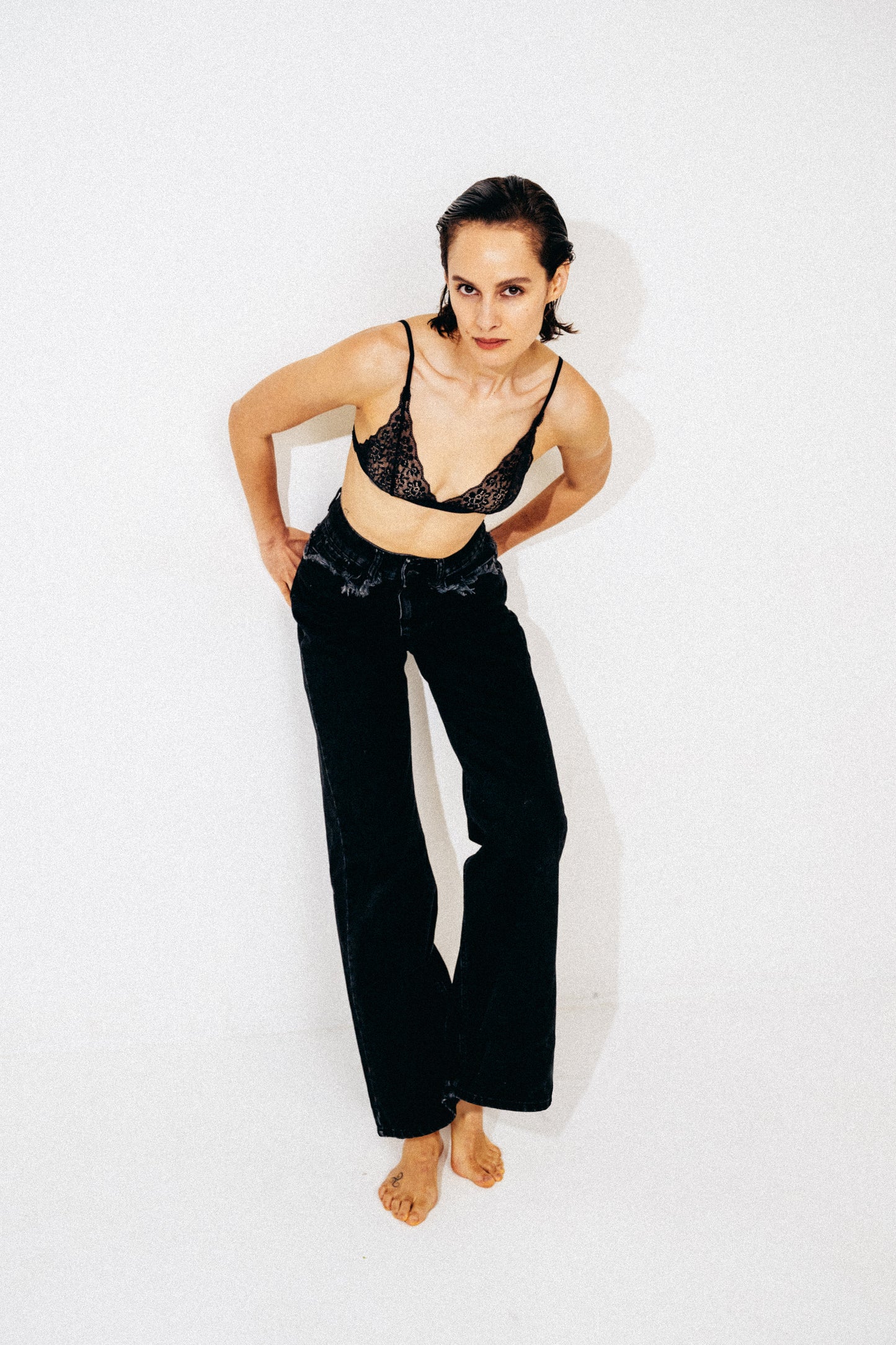 THE BLACK JEANS