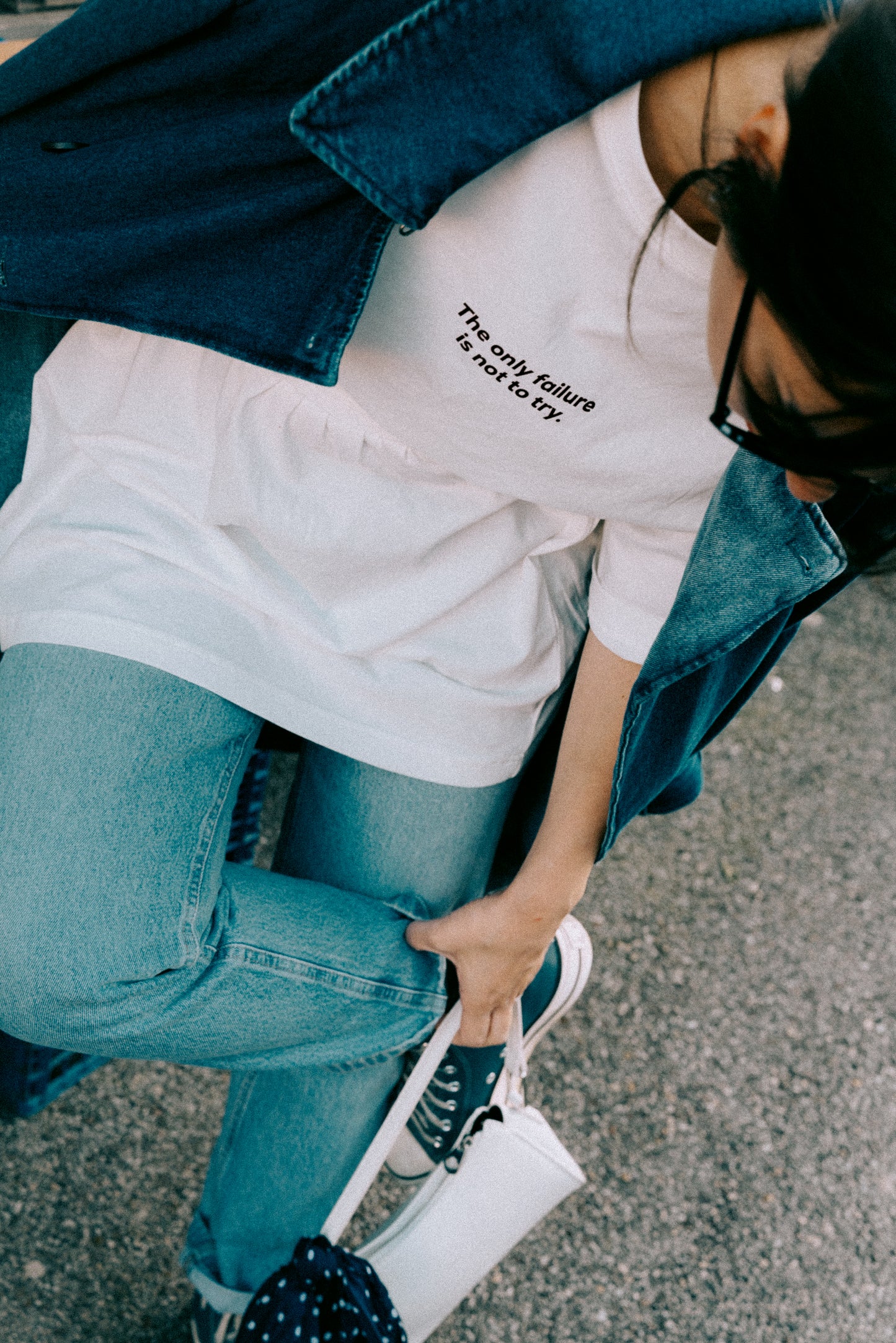 WHITE T-SHIRT