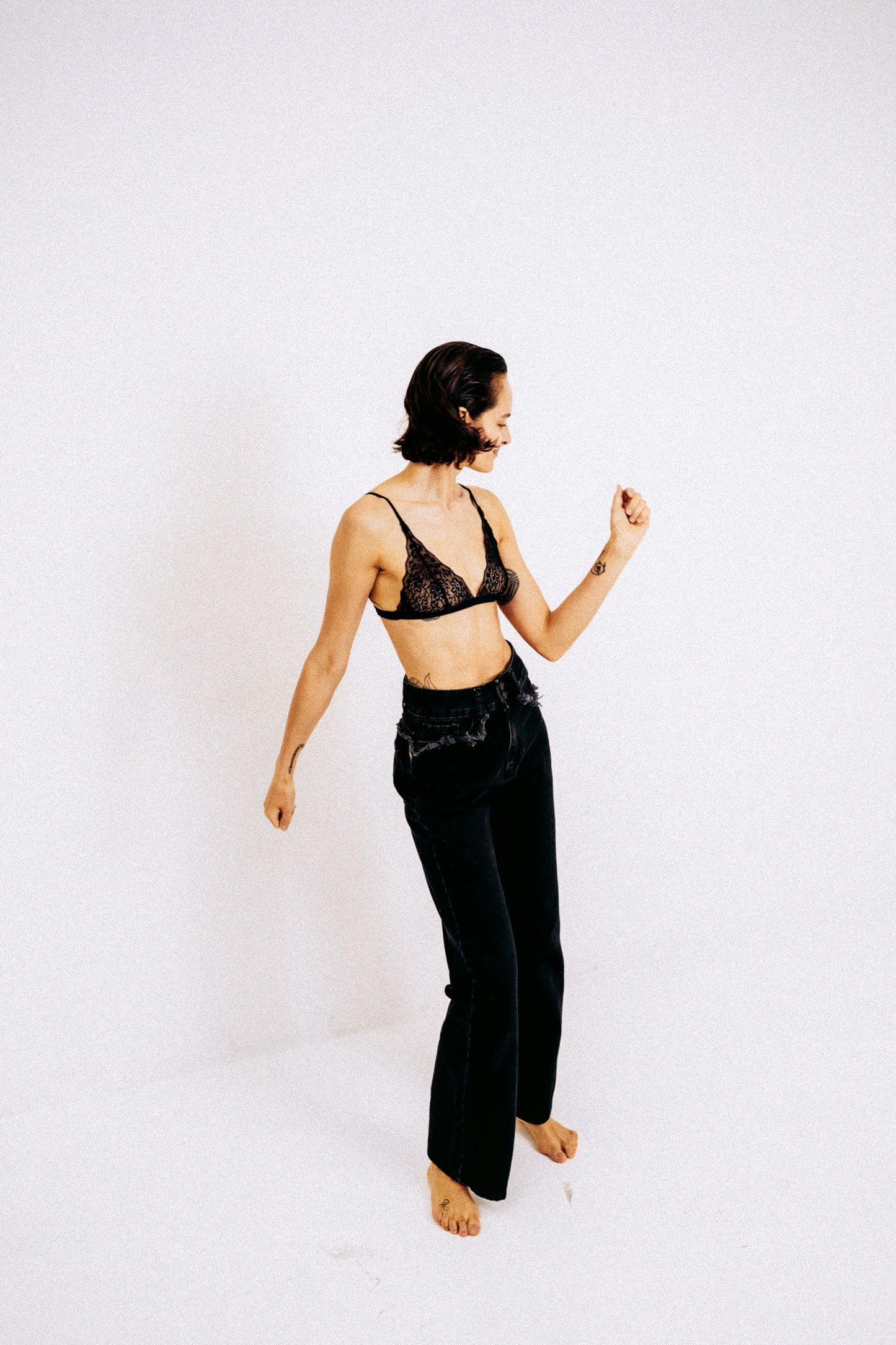 THE BLACK JEANS