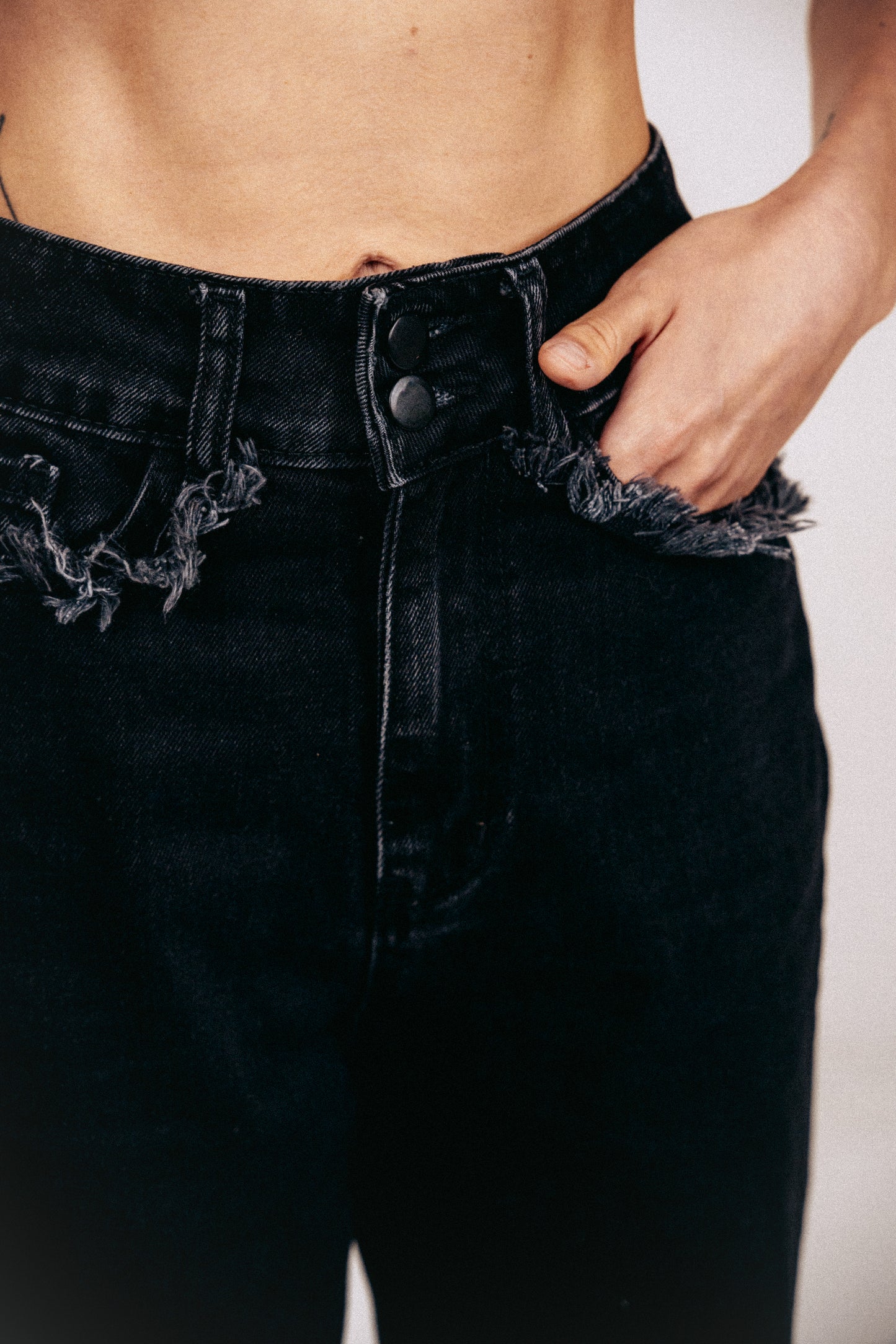 THE BLACK JEANS