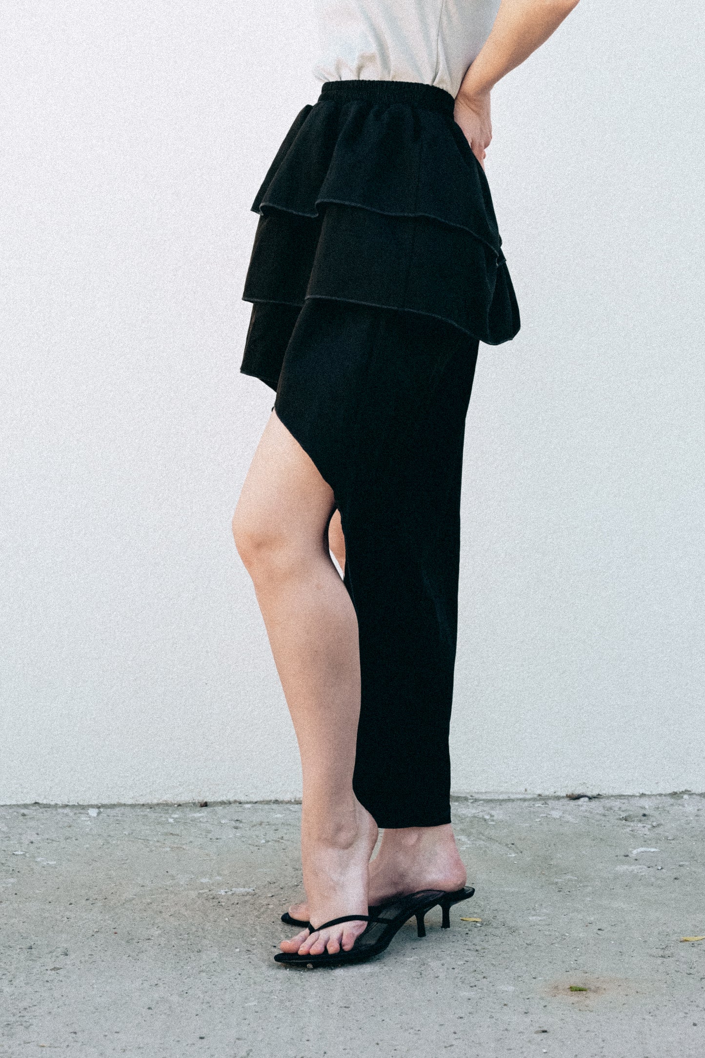 BLACK SKIRT