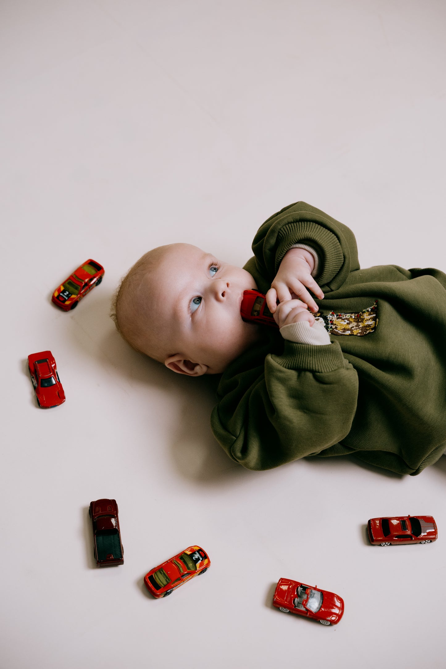 KIDS CHRISTMAS PUPPY SWEATSHIRT