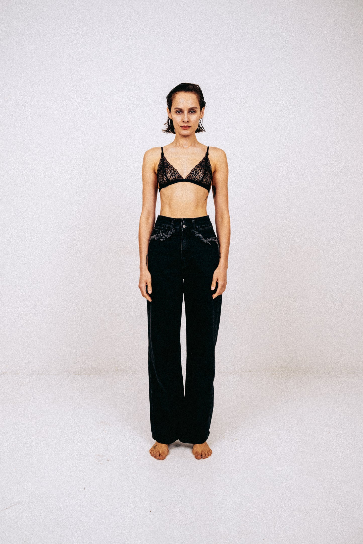 THE BLACK JEANS